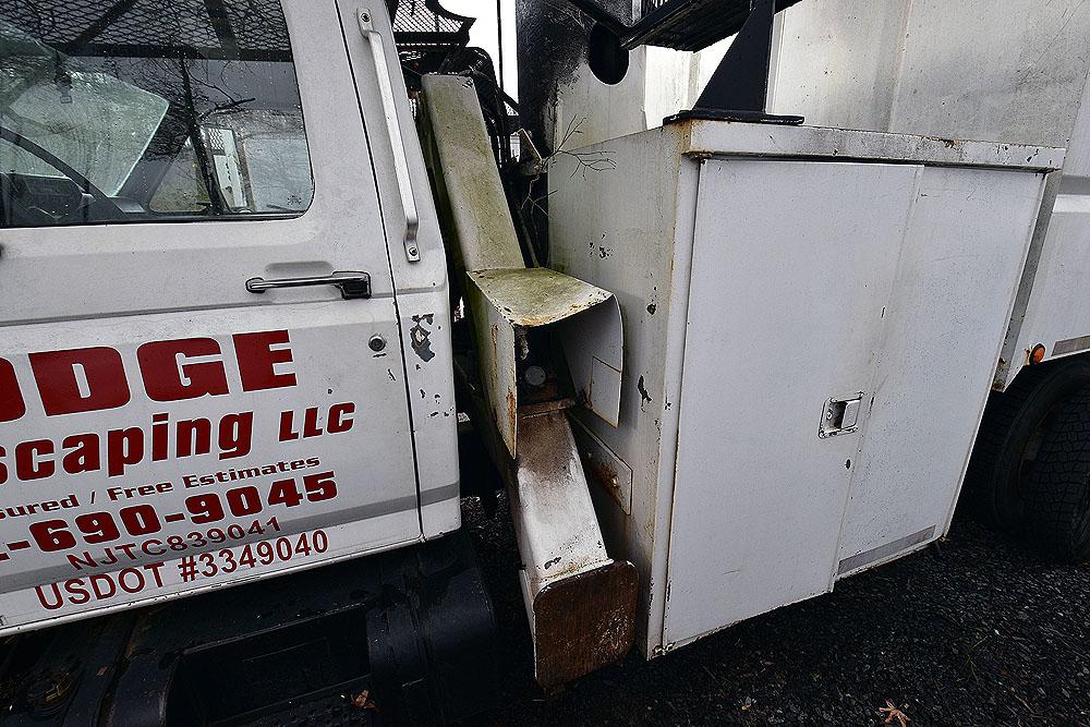 1997 Ford F800 Forestry Bucket Truck