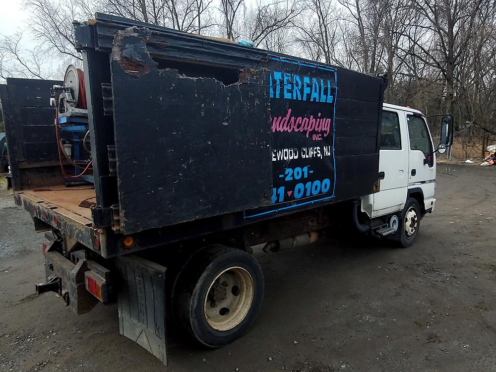 2006 Isuzu NQR Diesel Landscaper Dump