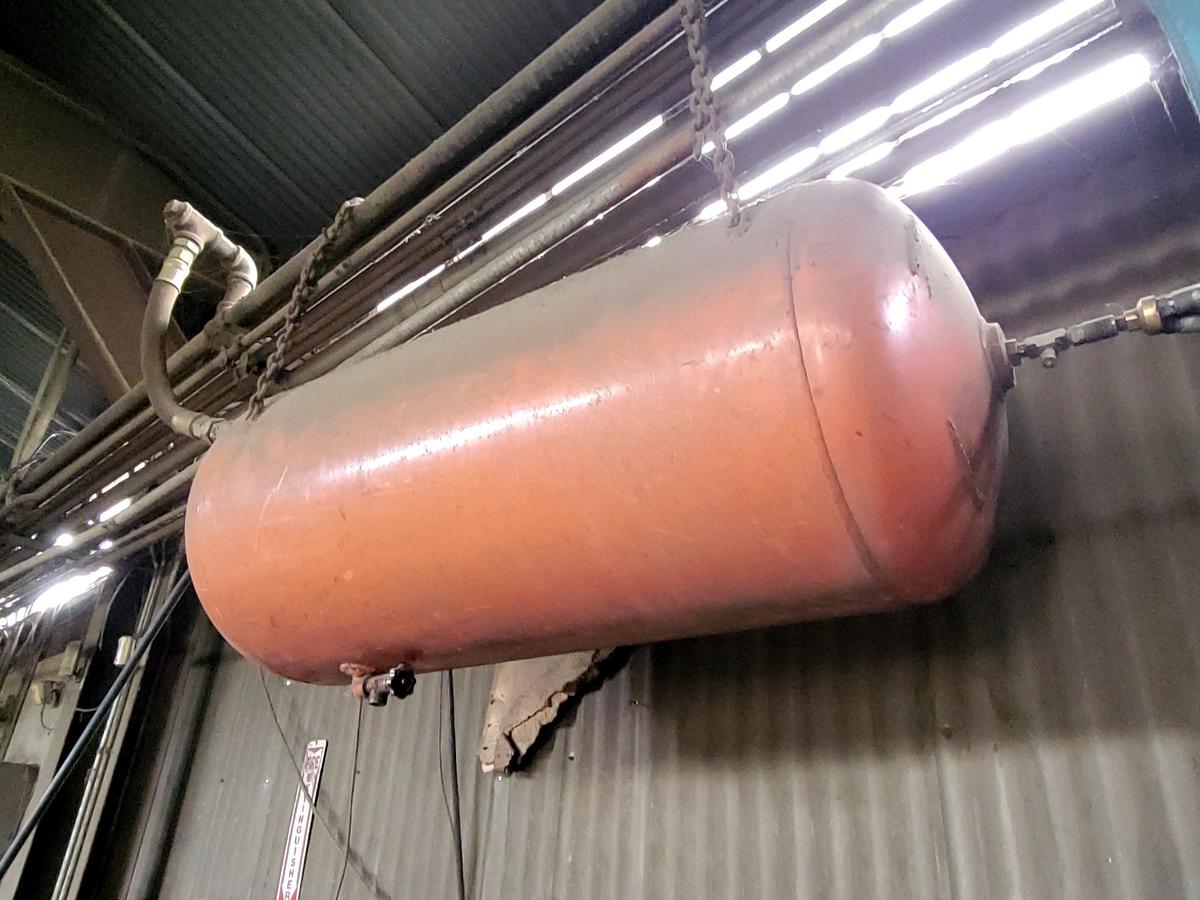 Vertical Compressed Air Holding Tank 46x18