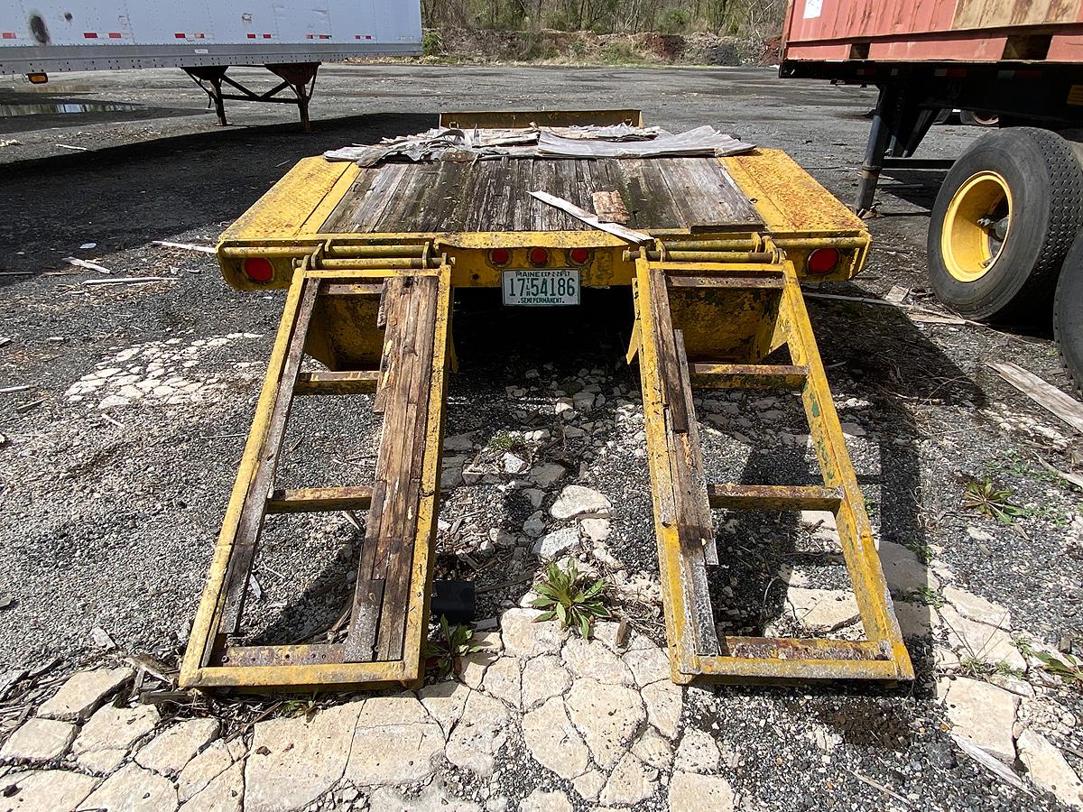 1987 Eager Beaver Model 9DOW Tri-Axle Equipment Trailer