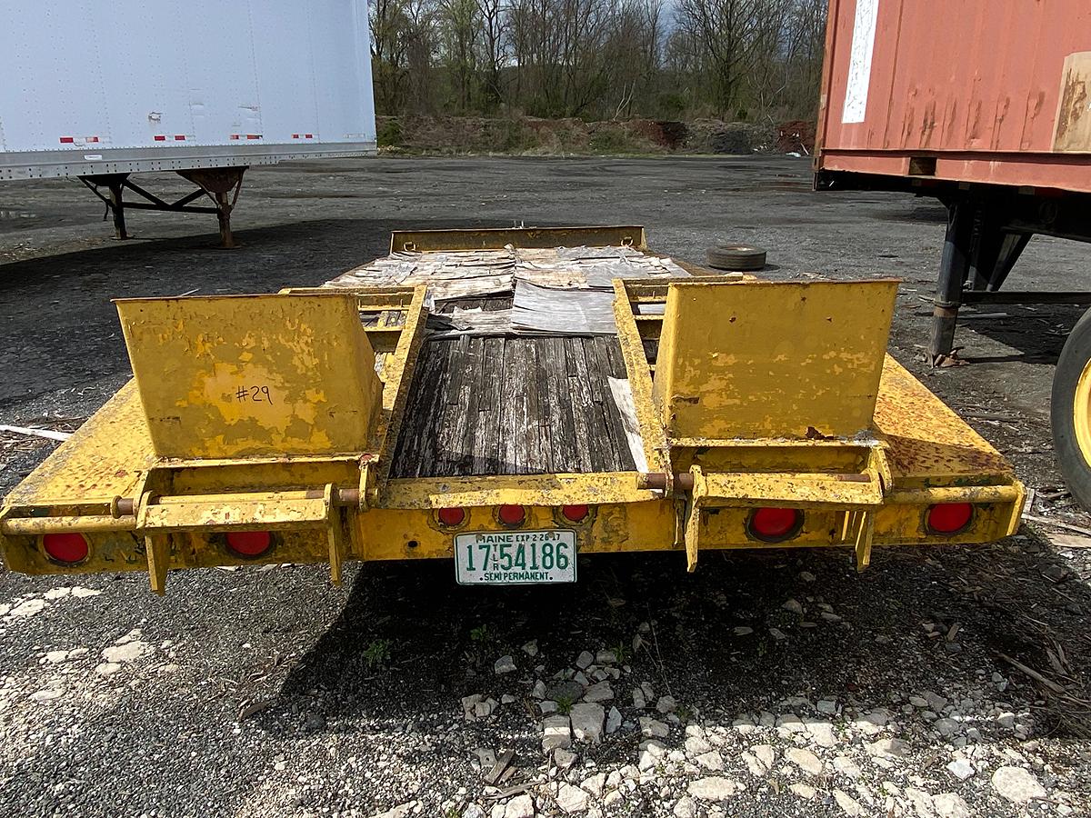 1987 Eager Beaver Model 9DOW Tri-Axle Equipment Trailer