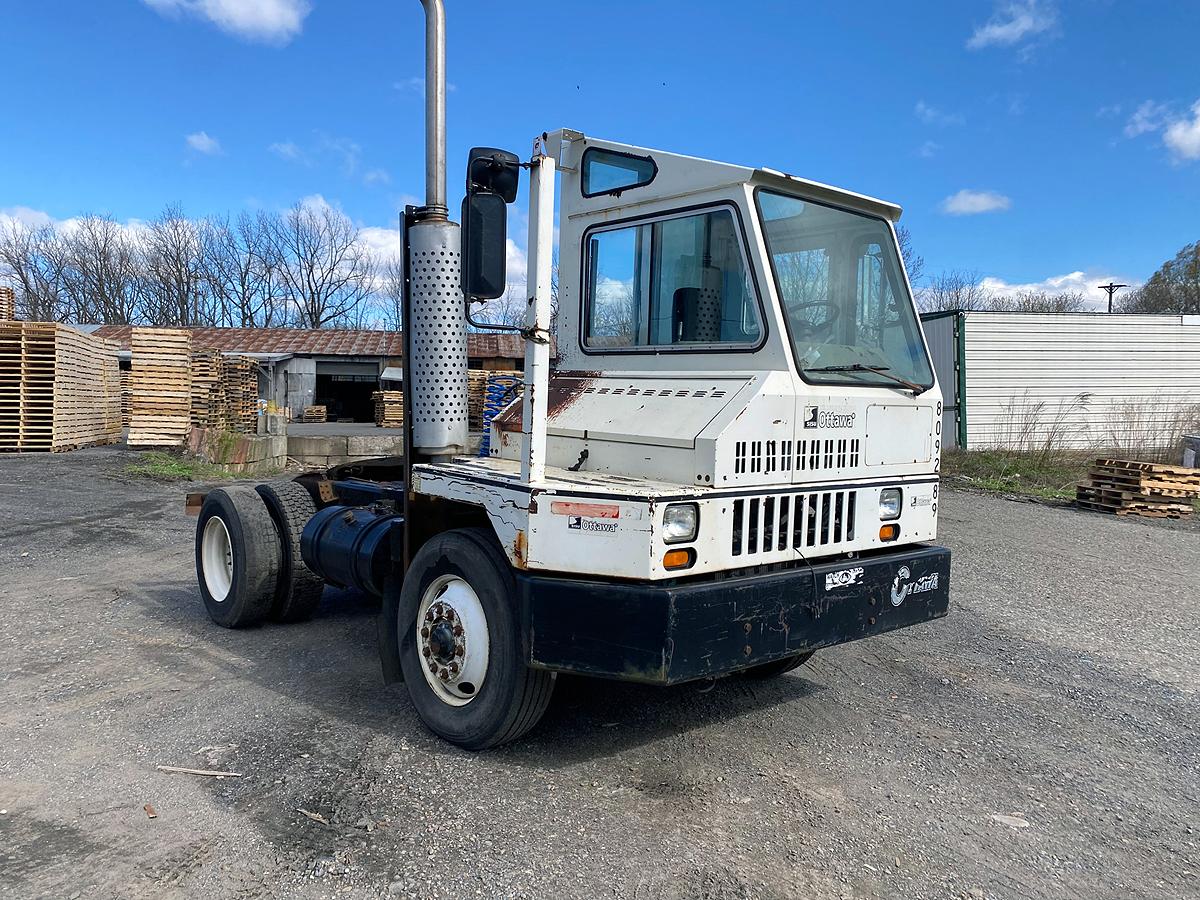 1998 Ottawa Model 30 Single Axle Yard Truck