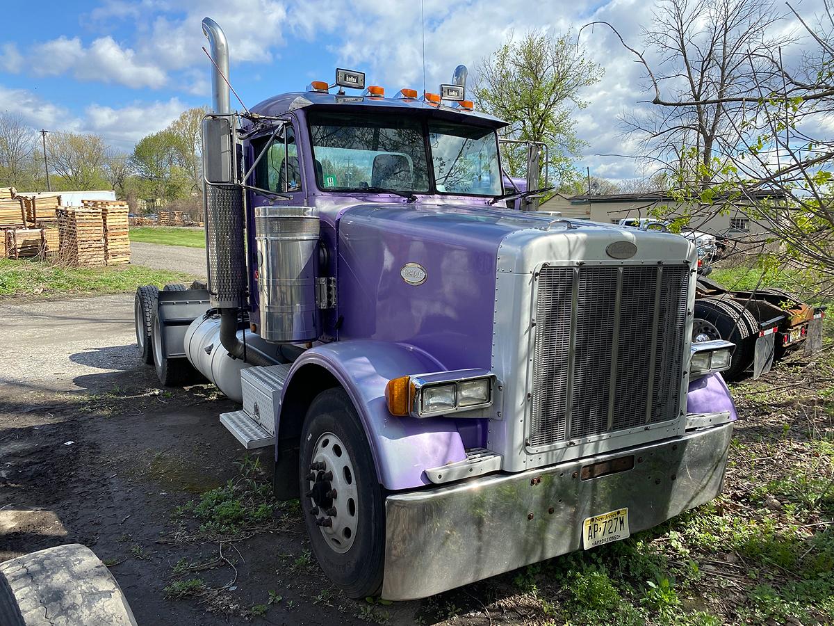 1996 Peterbilt Model 378 Tandem Axle Truck Tractor, (Unit # 30)