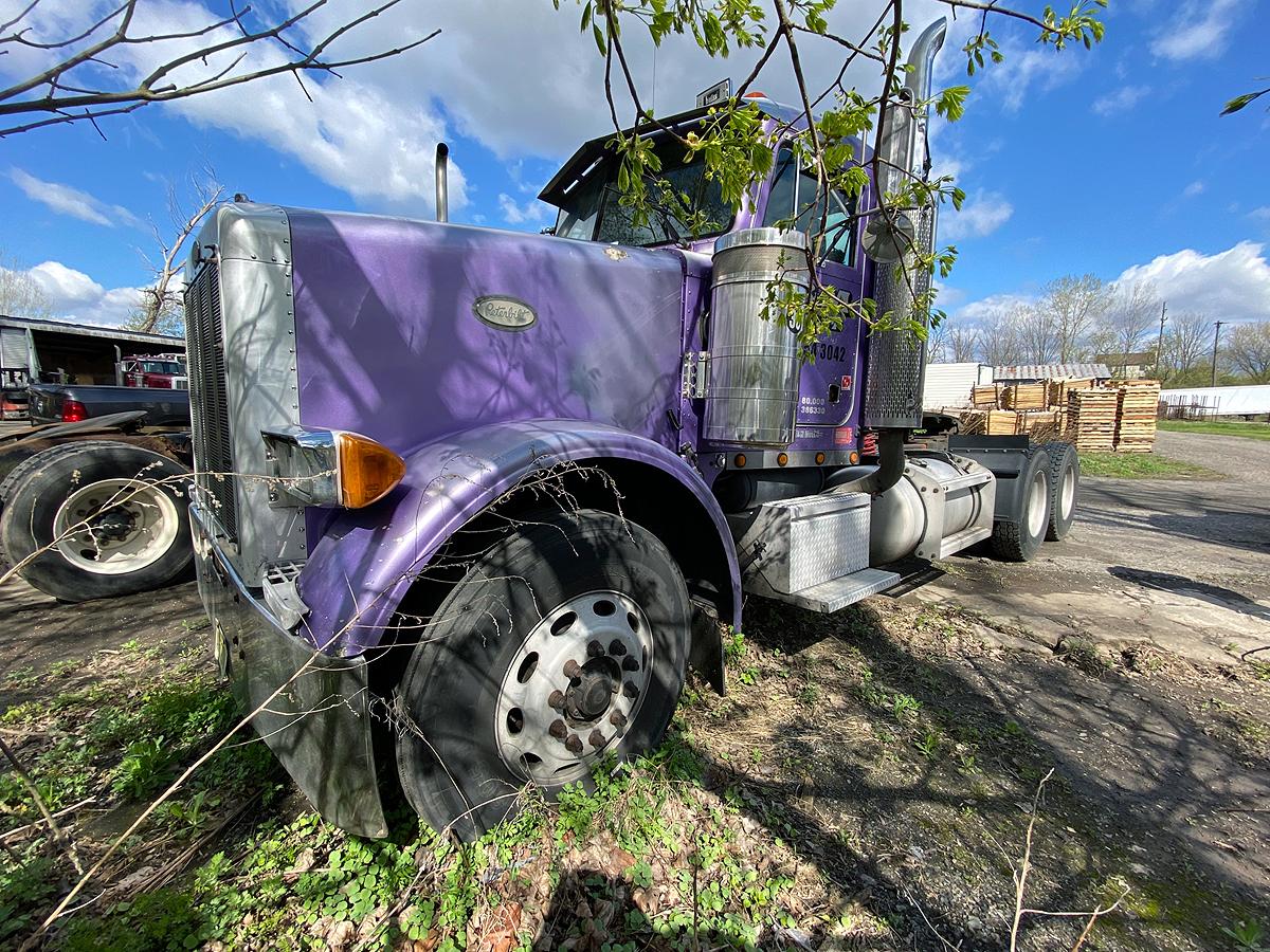 1996 Peterbilt Model 378 Tandem Axle Truck Tractor, (Unit # 30)