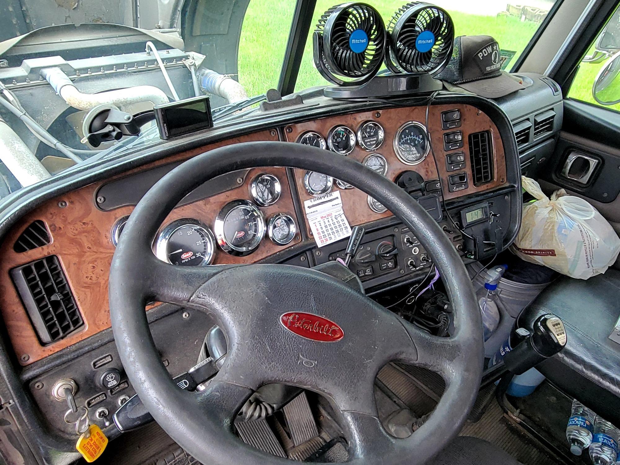 2005 Peterbilt Model 379 Tandem Axle Truck Tractor (Unit # 33) **Read Description**