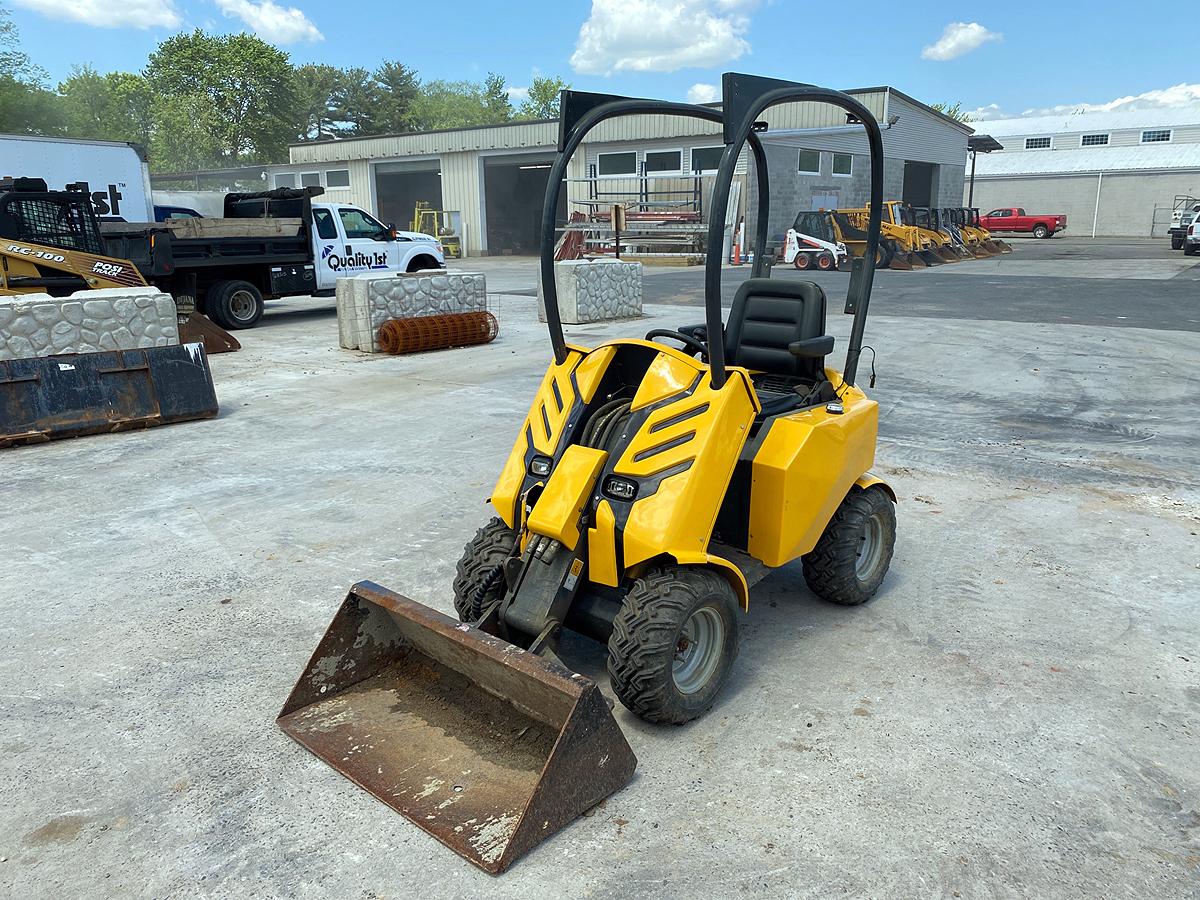 2012 Rover 200 Gasoline Mini Loader