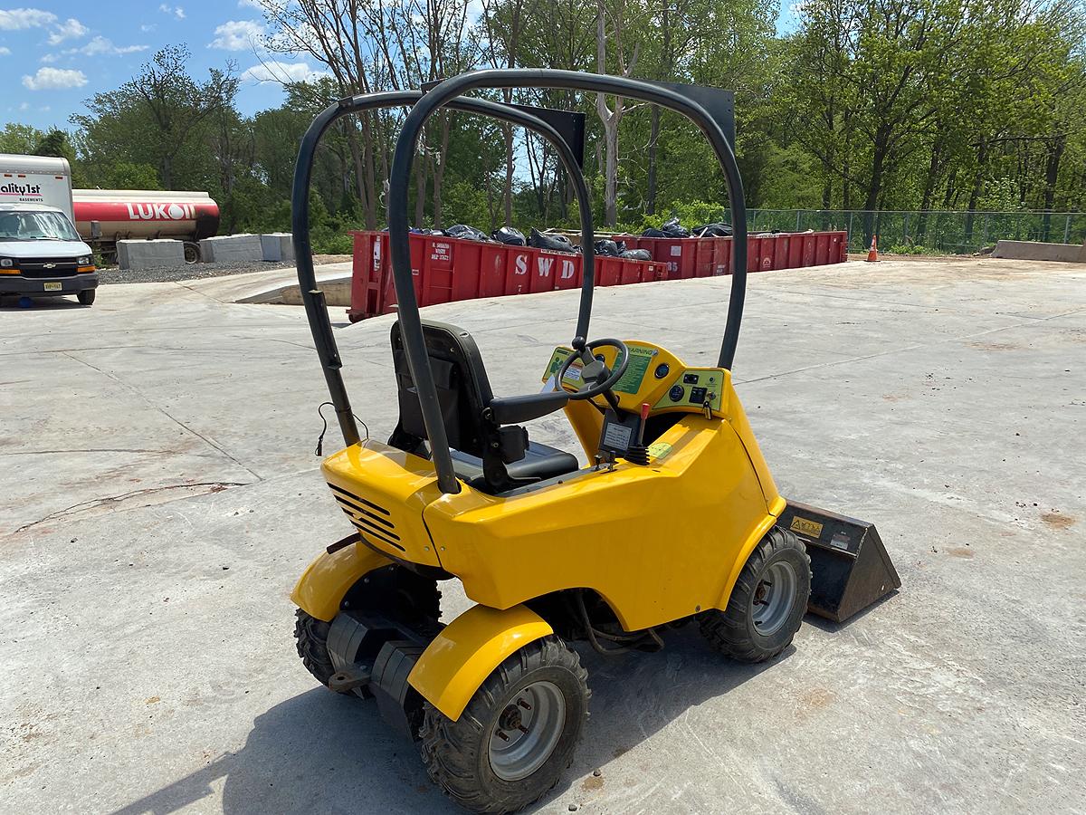 2012 Rover 200 Gasoline Mini Loader