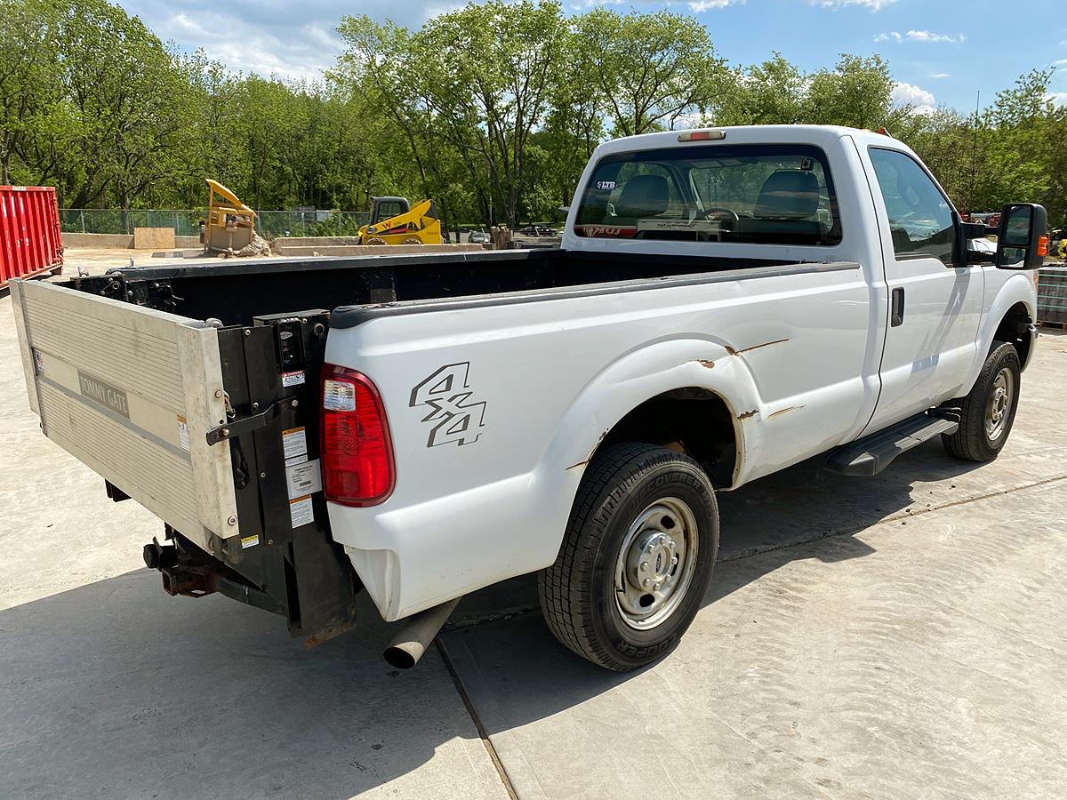 2011 Ford F-250 XL Super Duty Gasoline Pickup Truck