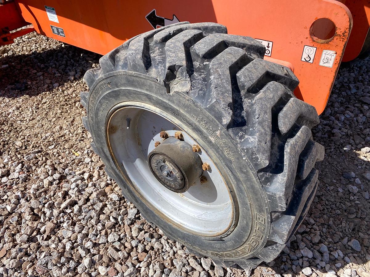 JLG 600S Telescopic Boom Lift