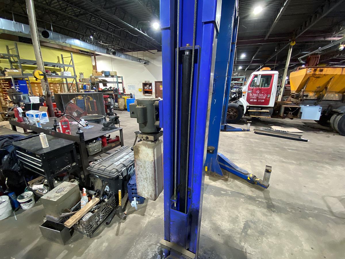 Pro-Series Equipment 2-Post Automotive Lift (Approx 164"Tall)