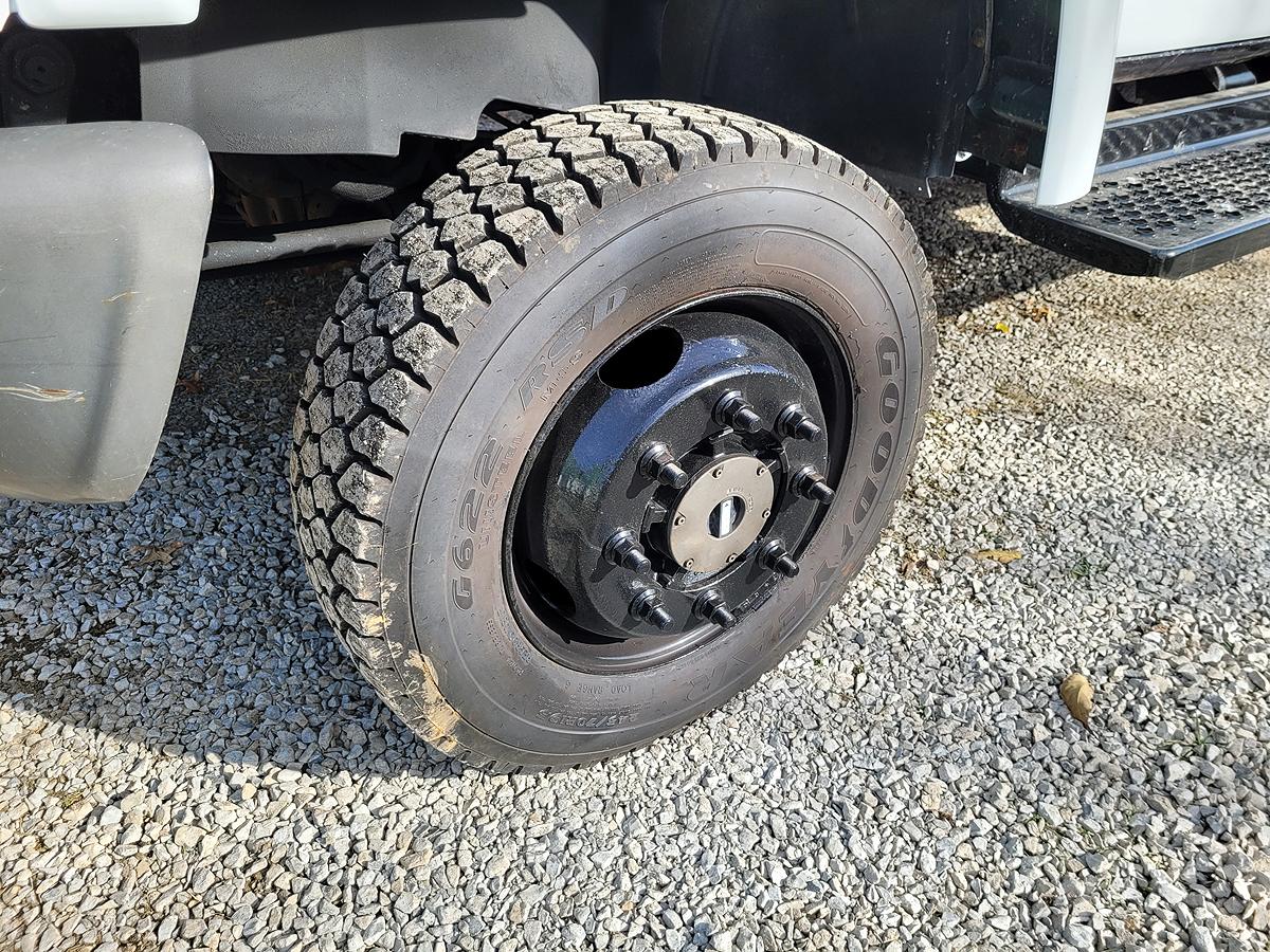 2006 GMC C5500 Dump Truck w/ 9ft. plow