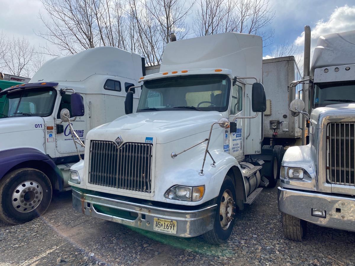 2002 International 9200i Day Cab, Truck Tractor - NO TITLE