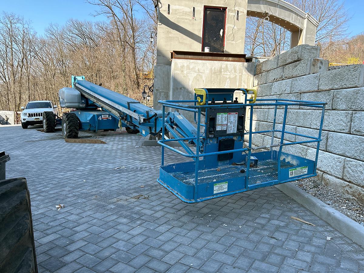 Genie S-125 Telescopic Boom Lift