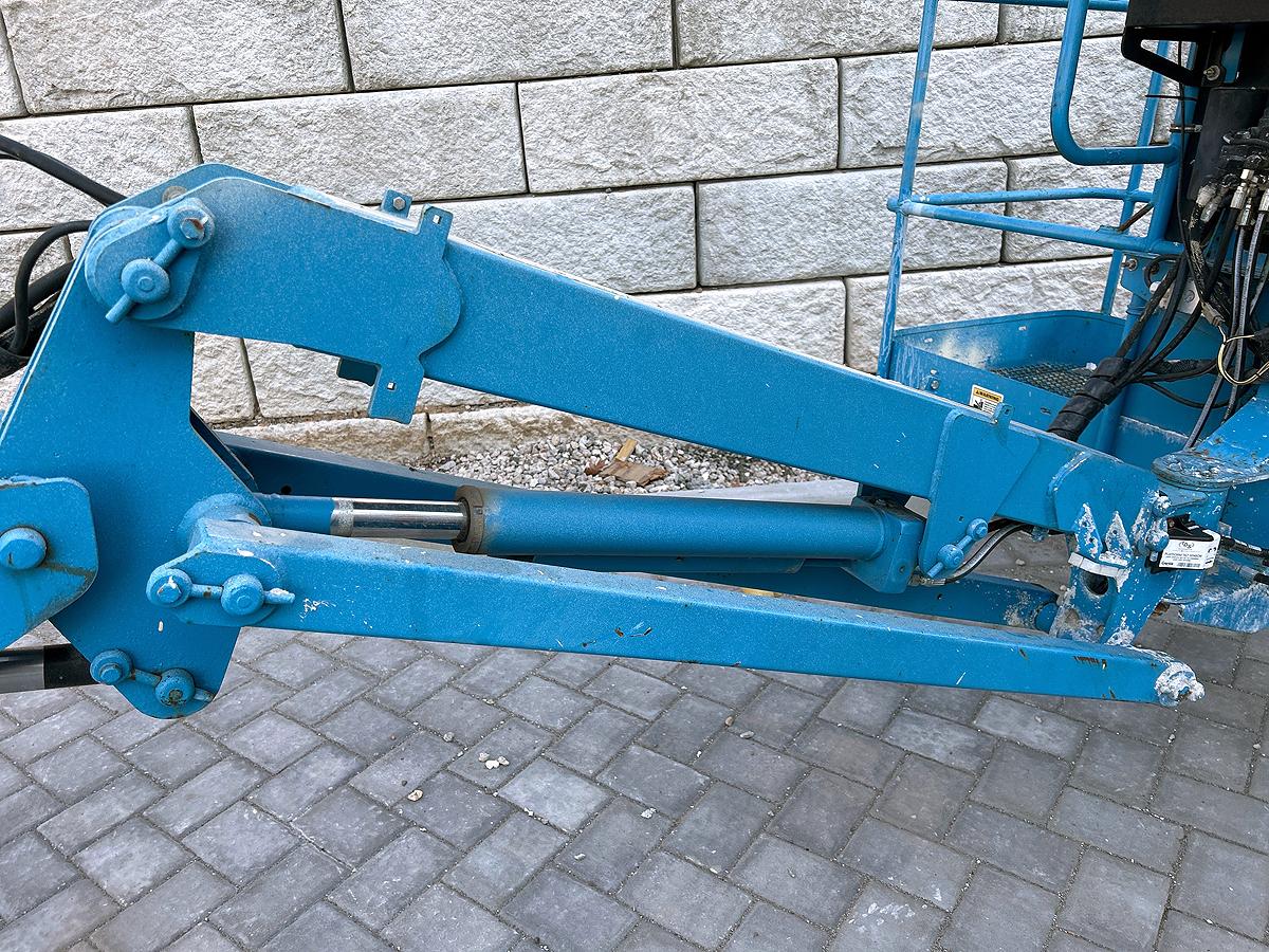 Genie S-125 Telescopic Boom Lift