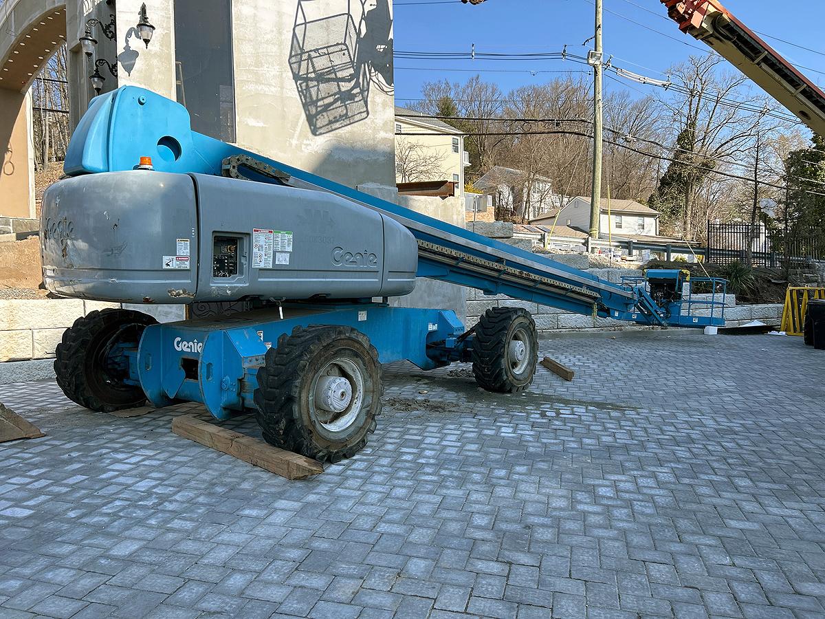 Genie S-125 Telescopic Boom Lift