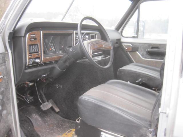 1977 Ford Econoline 250 Chateau Van