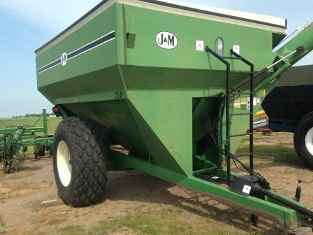 J/M Grain Cart Model 750-16, Corner Auger, Large 1000 PTO, Diamond Tread 24.5-32