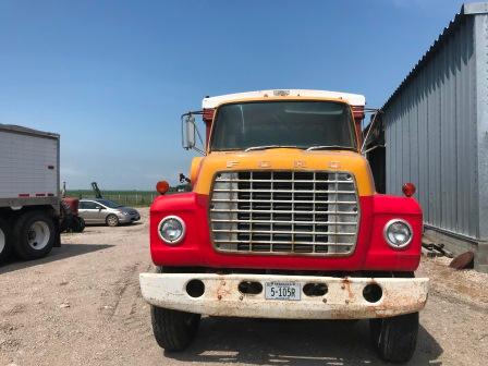 Ford 9000 Vin#190KVS06811, 2 Stick 5X4 Transmission, 477 V8, 20’  Brehmer Box w/Scott Hoist, Roll Ta