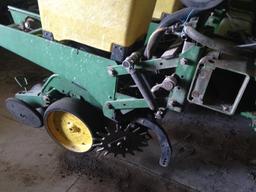 JD7200 12 RN Vac Planter, in Row Liquid Fertilizer, Front Fold, Dawn Openers, Seed Hopper Extension,