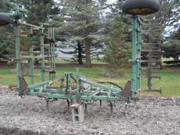 24’ JD 1100 3 pt. hyd fold field cultivator