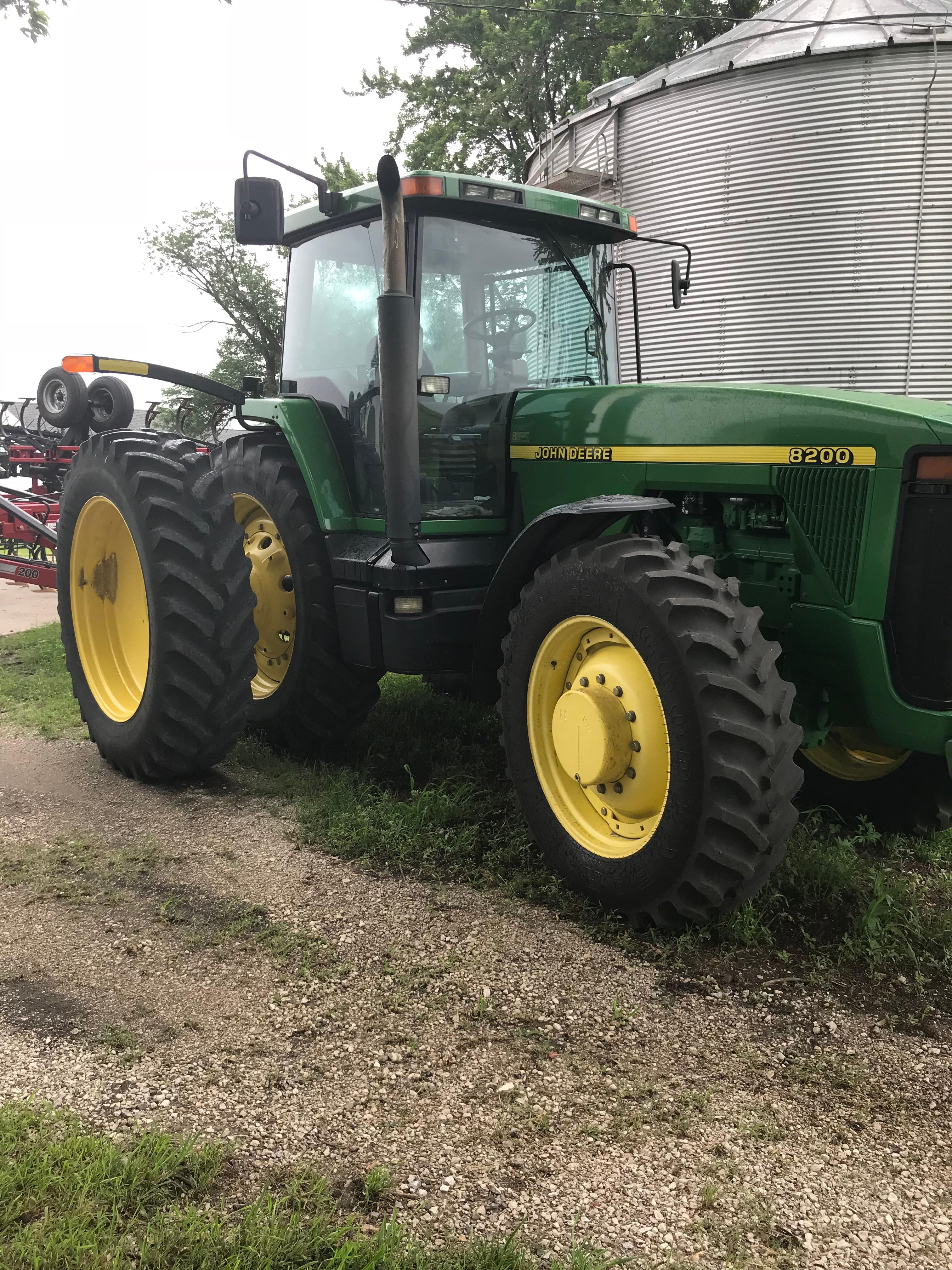 1997 8200 JD MFWD