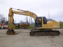 01 John Deere 200CLC Excavator (QEA 9228)