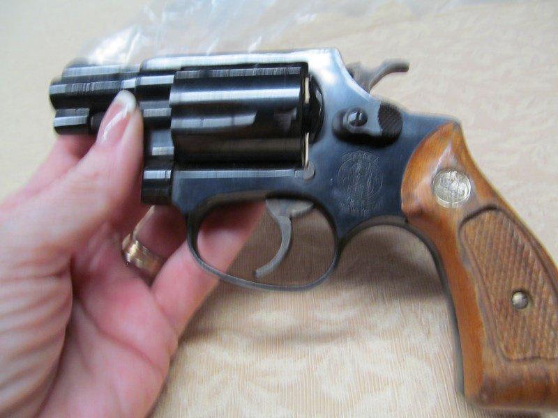 52 ~ HAND GUN SMITH & WESSON 38 SPECIAL ~ BPY1429 ~ 38 CALIBER