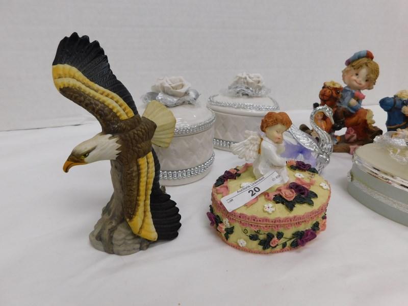 MIXED LOT OF TRINKET BOXES & FIGURES
