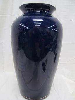 11" BLUE ORIENTAL VASE