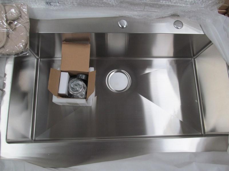 LORDEAR STAINLESS STEEL FARM SINK  33" X 22" 10"