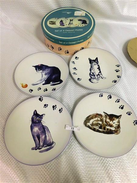 NEW IN BOX CASAMODA SET OF 4 DESSERT PLATES "PAW PRINTS"