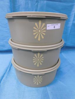 VINTAGE 3 PC   AVOCADO GREEN TUPPERWARE CANISTER SET  (Photo does not look the nice avocado green th