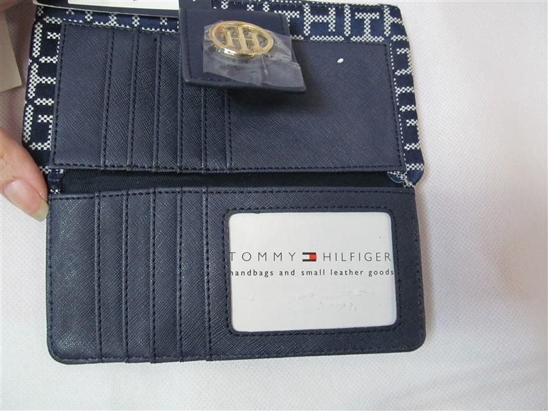 NEW WITH TAGS TOMMY HILFIGER BLUE CLUTCH WALLET
