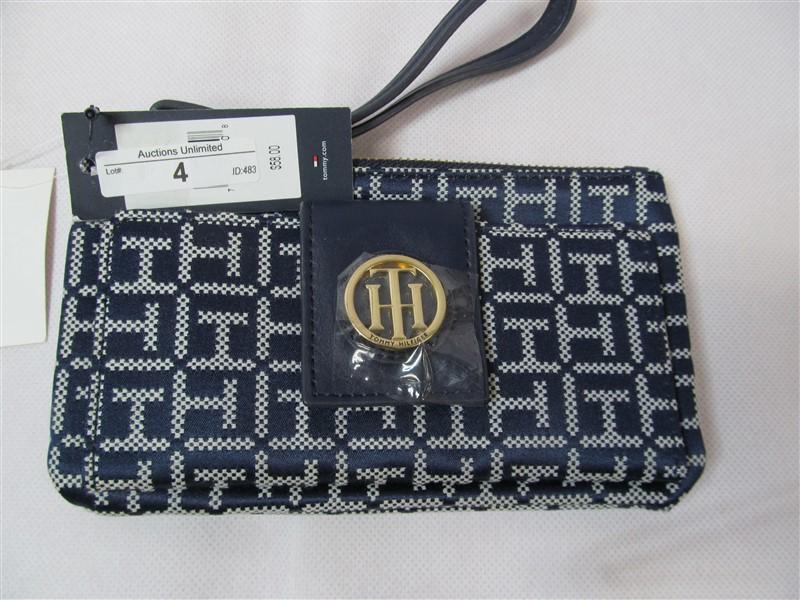 NEW WITH TAGS TOMMY HILFIGER BLUE CLUTCH WALLET