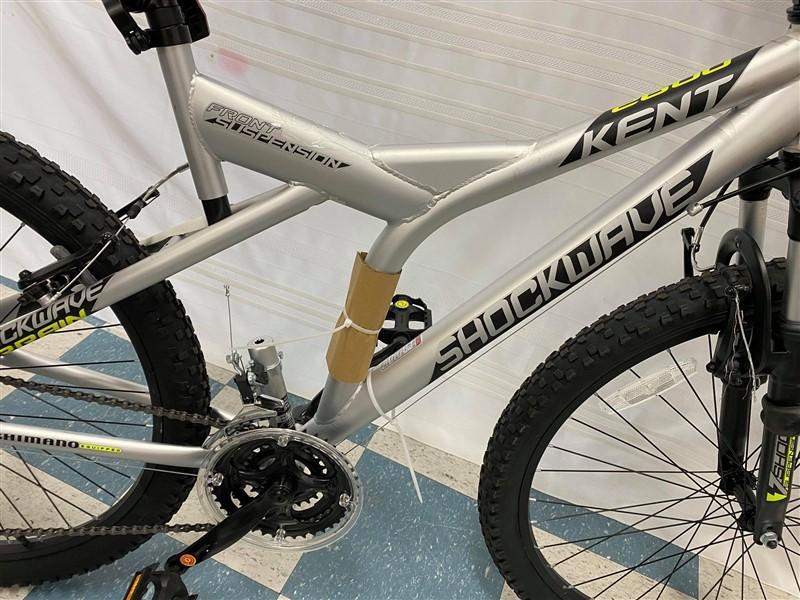 KENT SHOCKWAVE 10 SPEED ~ SHIMANO EQUIPPED ~ STORE DISPLAY ~ REAR BRAKES FINE ~ FRONT BRAKES NEED AD