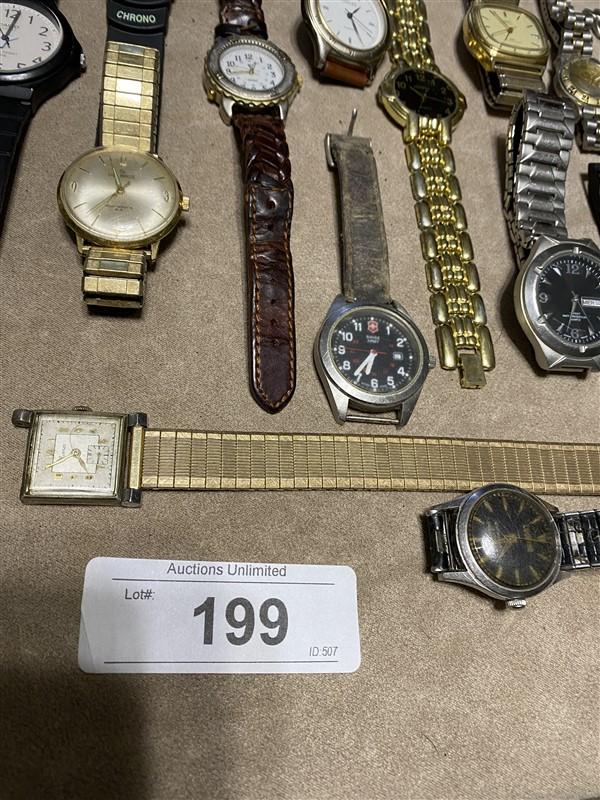 LOT OF WATCHES