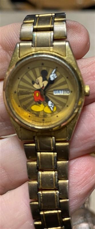 LOT OF WATCHES ~ ELGIN / CENERE / GRUEN / HALSTON / TIMEX / CAMILA / SEIKO MICKEY MOUSE / SUISSE POC