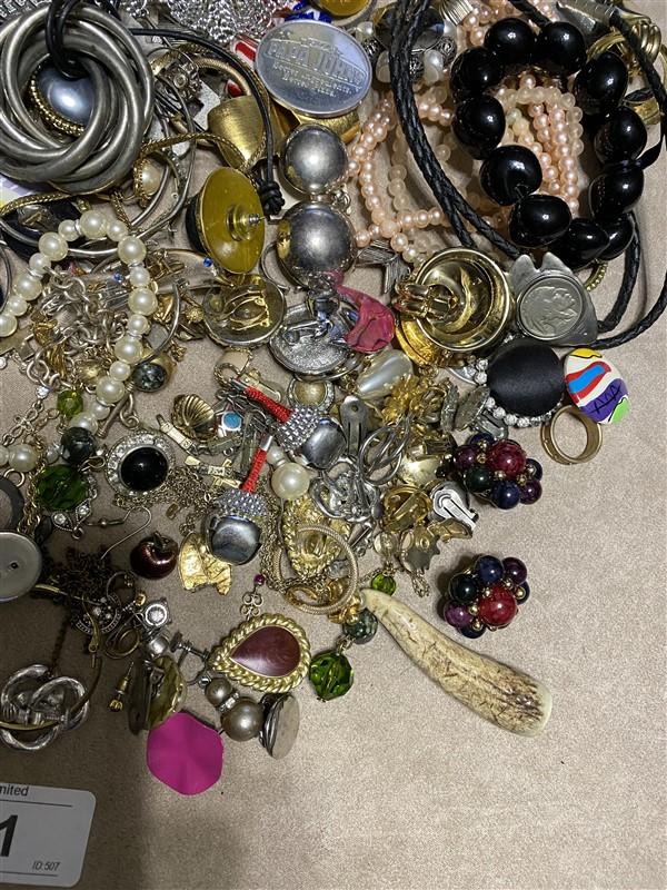 LARGE LOT MISC. COSTUME JEWELRY