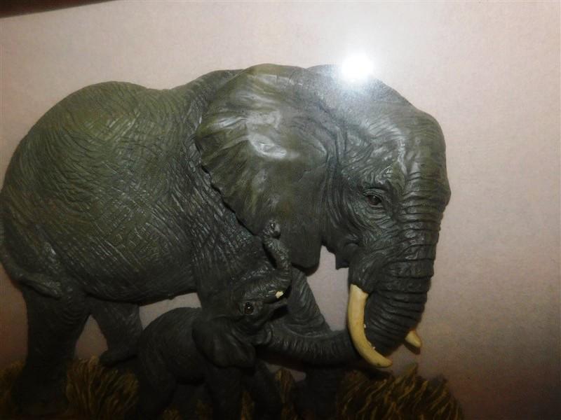 ACTUAL ELEPHANT PAINT ON CANVAS ~ LARGE AFRICAN ELEPHANT PAINTED CANVAS /GLASS VASE W/ GREENERY/ RHI