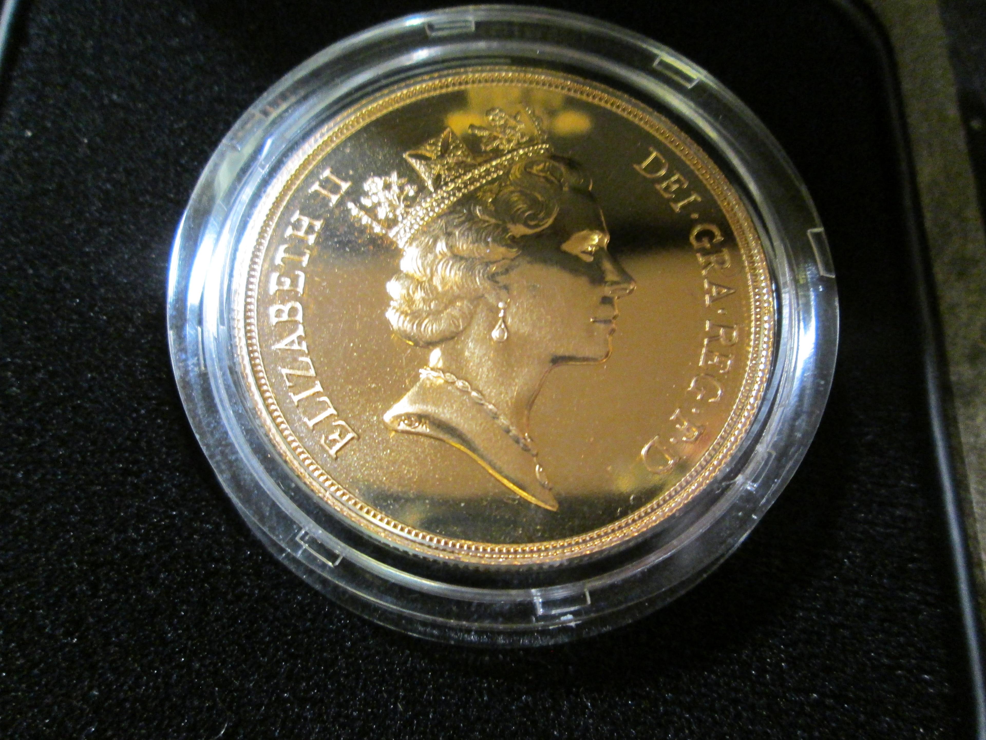 1986 Great Britain Five Pound Gold Coin In Original Case Of Issue. Mtg. 7,723 Pcs. Km#945. Weighs 39