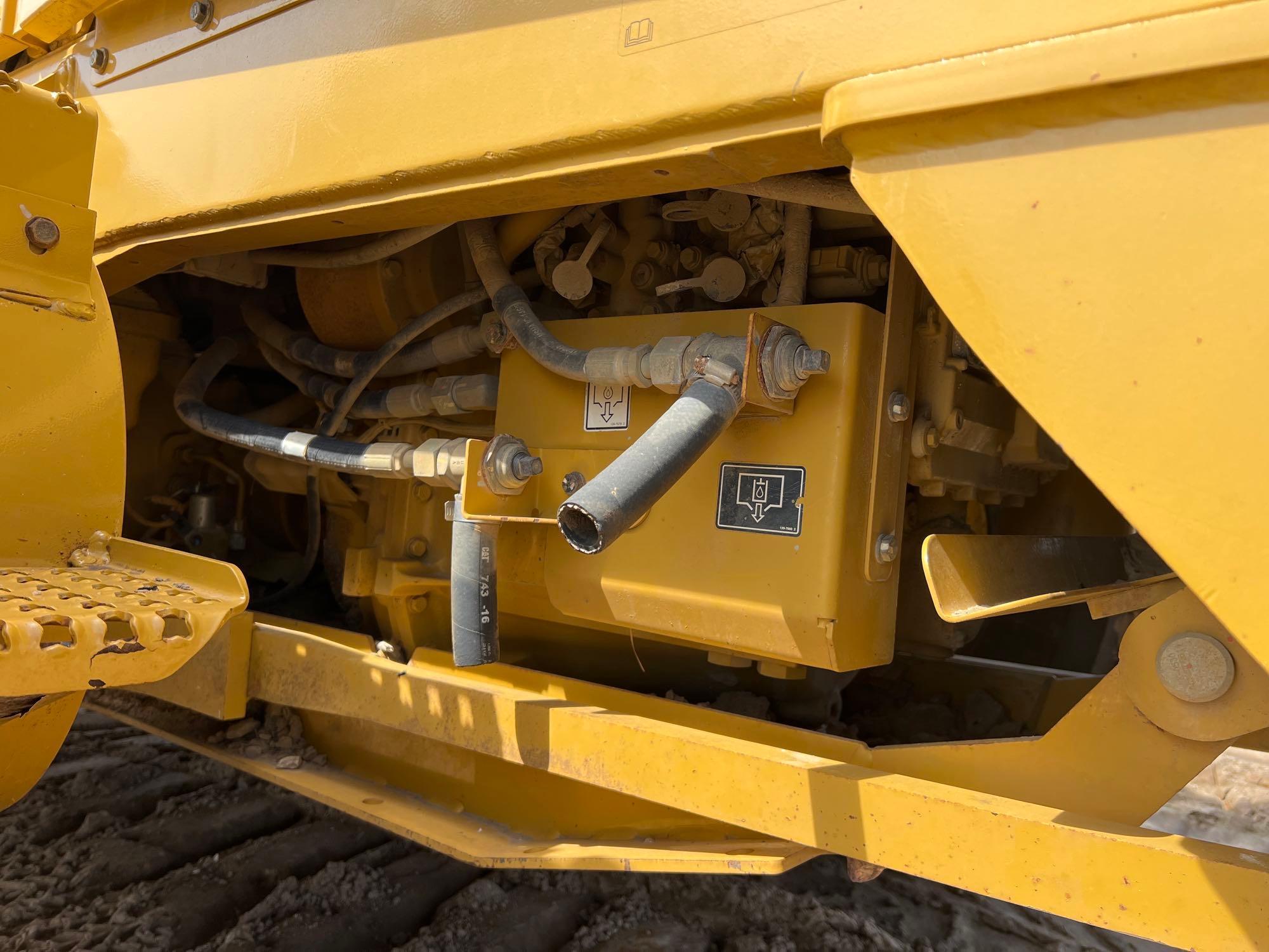 2014 CATERPILLAR 140M2 MOTOR GRADER