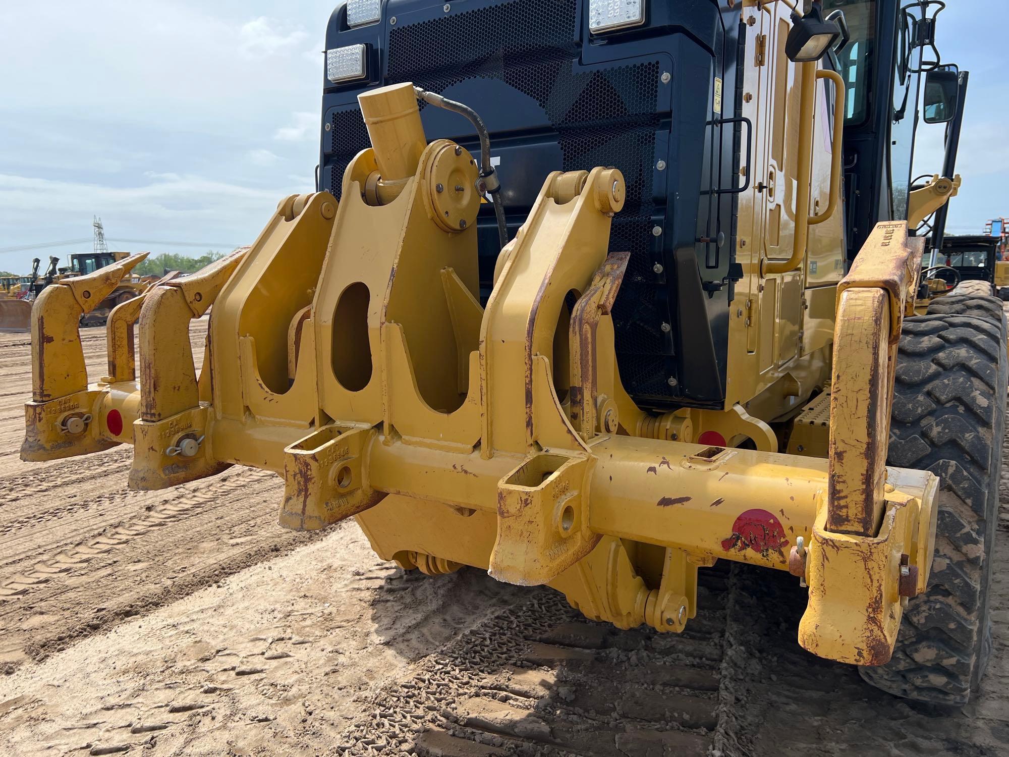 2014 CATERPILLAR 140M2 MOTOR GRADER