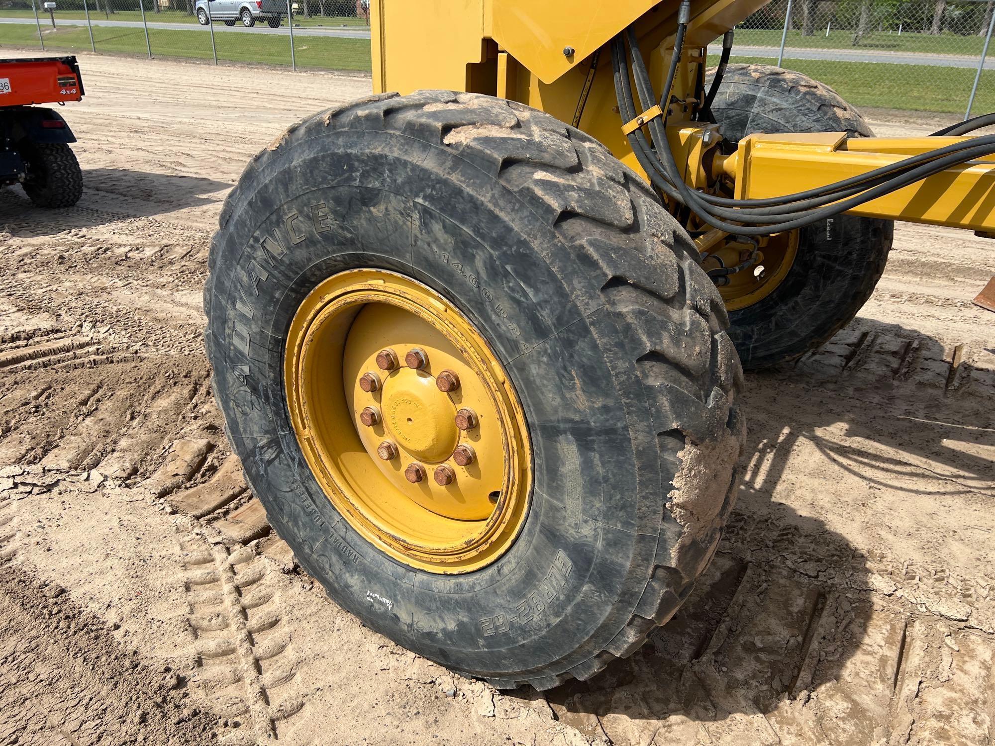 2014 CATERPILLAR 140M2 MOTOR GRADER