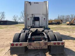 2001 FREIGHTLINER CLASS IC XL LIMITED T/A ROAD TRA