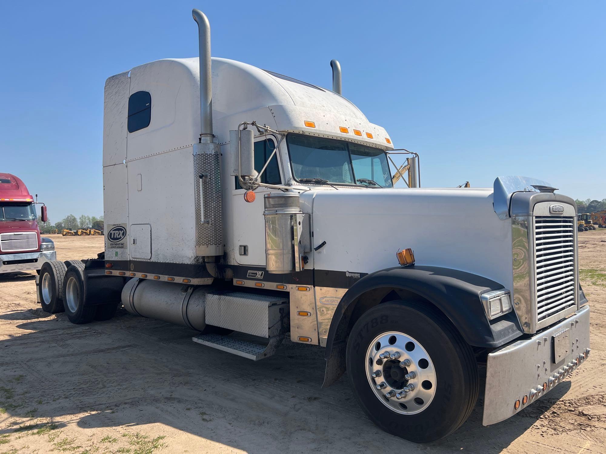 2001 FREIGHTLINER CLASS IC XL LIMITED T/A ROAD TRA