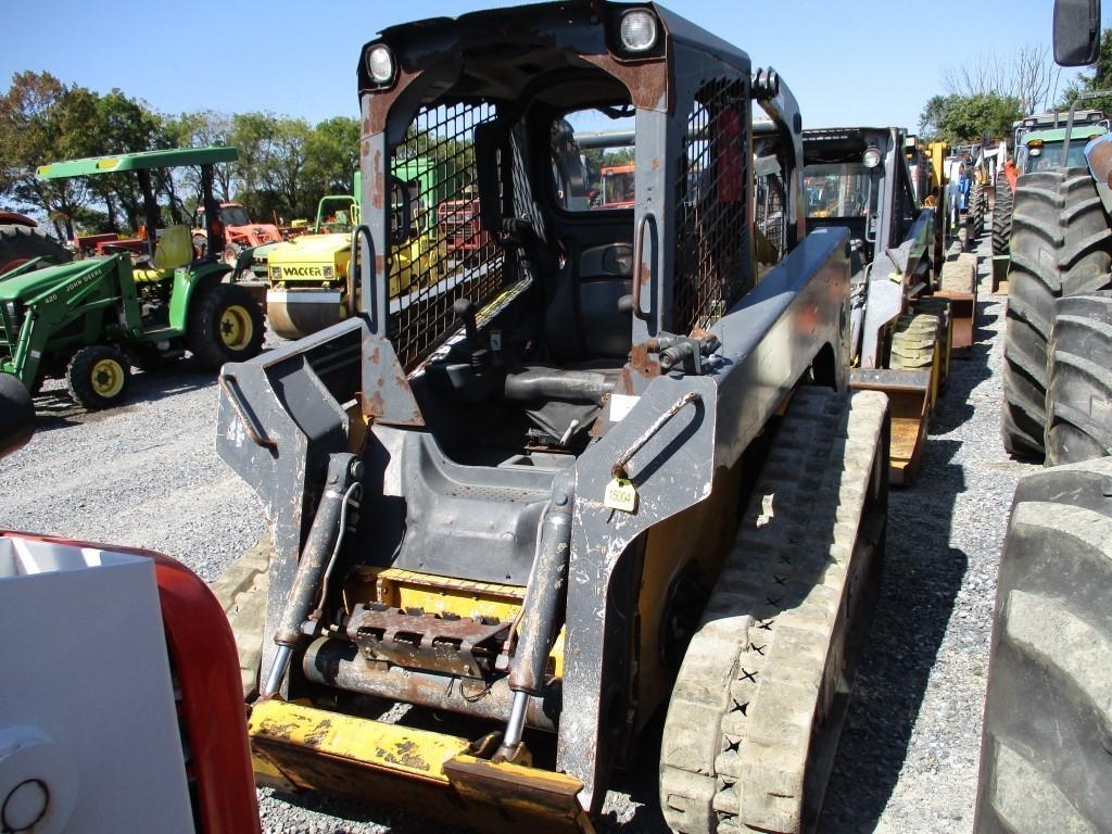 John Deere 323D Compact Track Loader