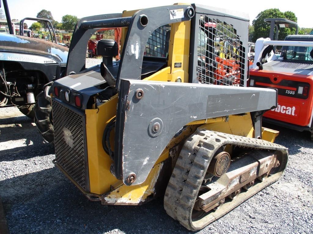 John Deere 323D Compact Track Loader