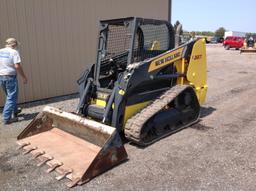 2017 New Holland C227 Compact Track Loader