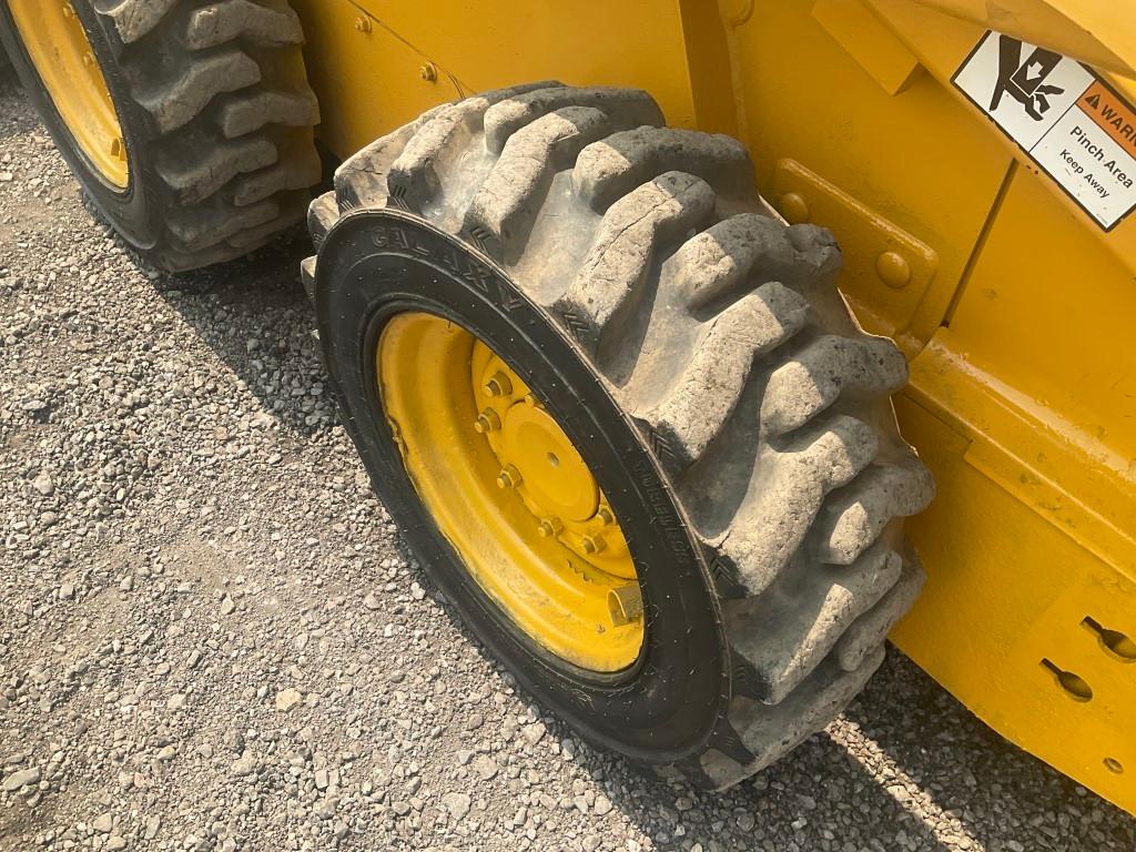 John Deere 317 Skid Steer