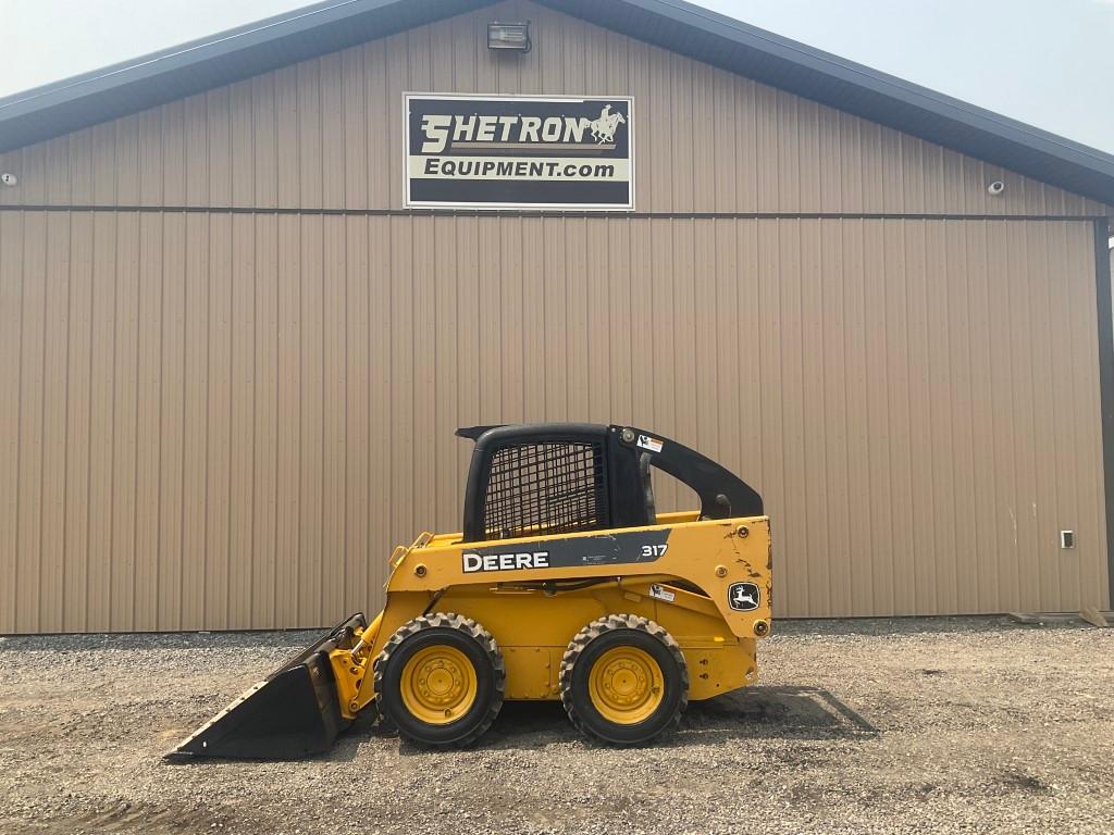 John Deere 317 Skid Steer